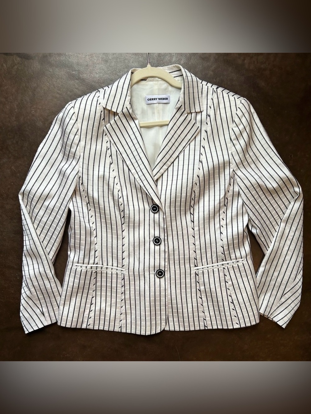 Gerry Weber- silk blend oversized pinstriped three button blazer- size 10